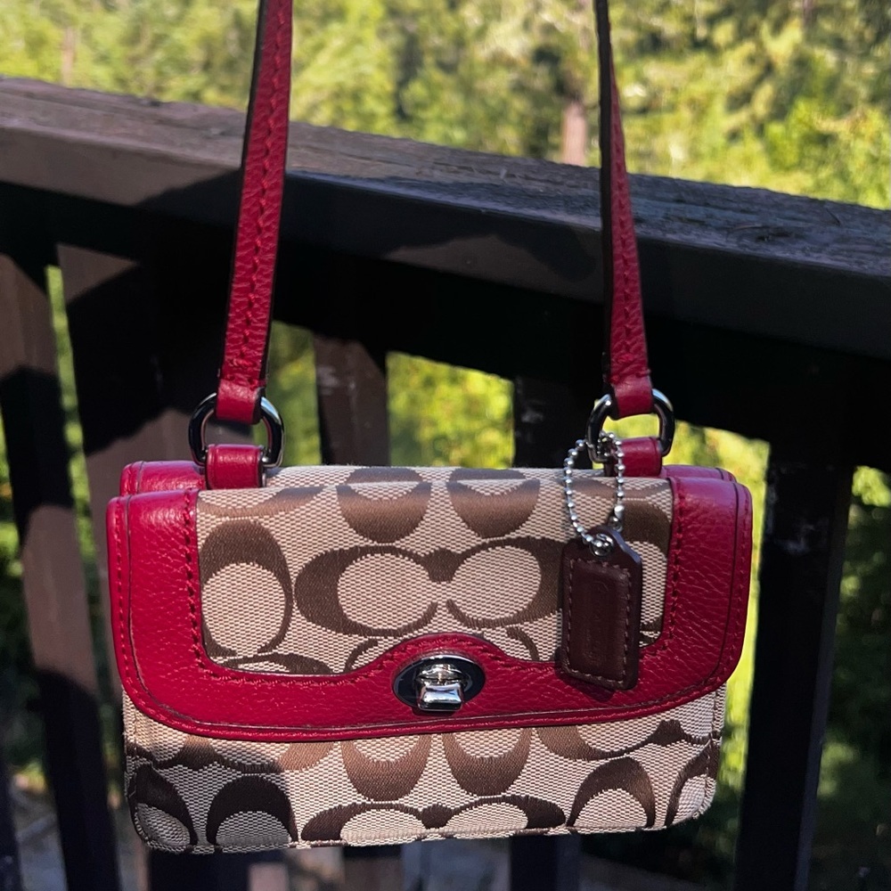 VINTAGE COACH Crossbody Purse Wallet w Turn Lock Khaki/Deep Red Silver Hardware